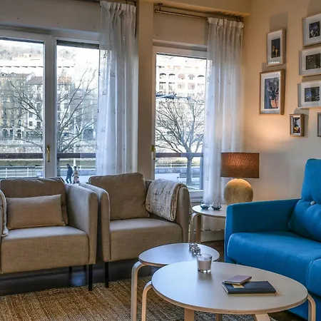 アパート Sobre La Ria De Bilbao, Vistas Excepcionales ビルバオ